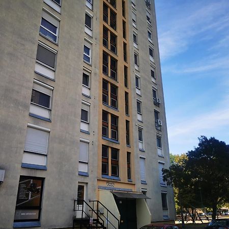 Szekszárd Central Park Apartman מראה חיצוני תמונה