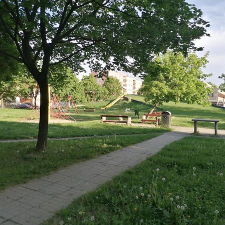 Szekszárd Central Park Apartman מראה חיצוני תמונה
