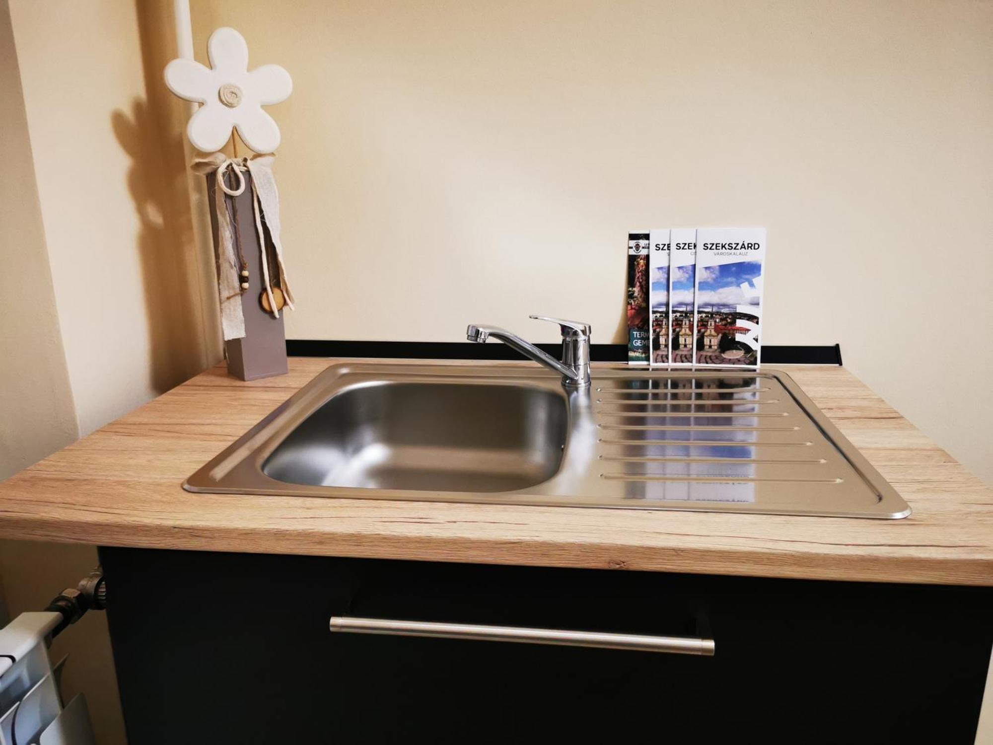 Szekszárd Central Park Apartman מראה חיצוני תמונה