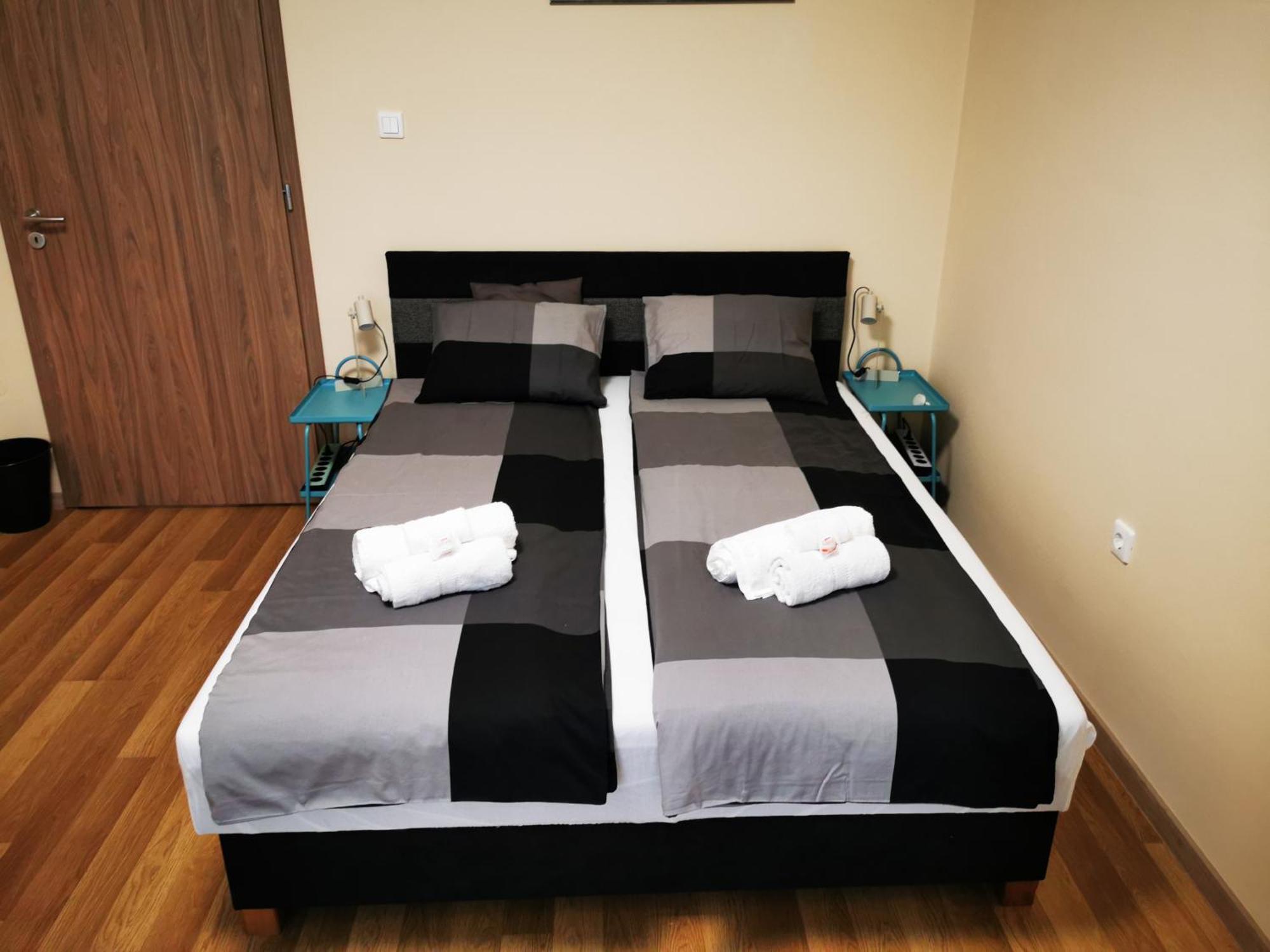 Szekszárd Central Park Apartman מראה חיצוני תמונה